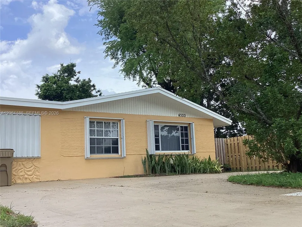 4320 SW 56th Ave, Davie, FL 33314