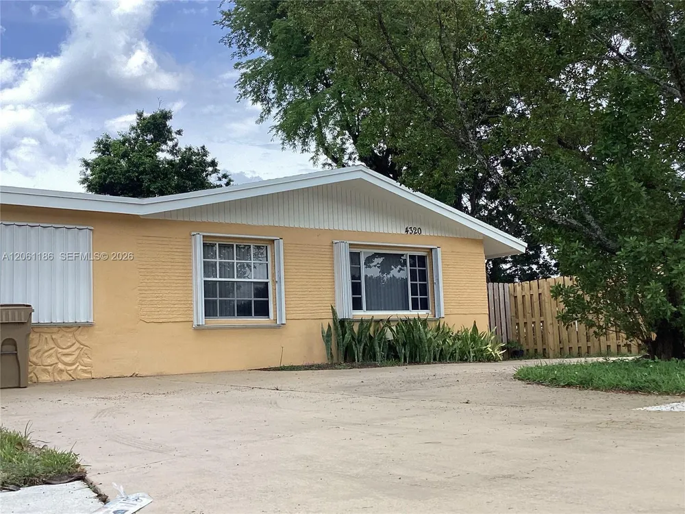 4320 SW 56th Ave, Davie, FL 33314