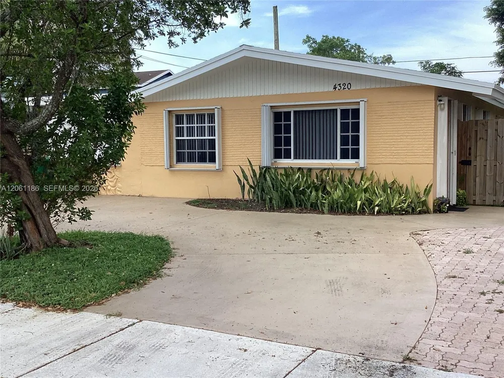 4320 SW 56th Ave, Davie, FL 33314