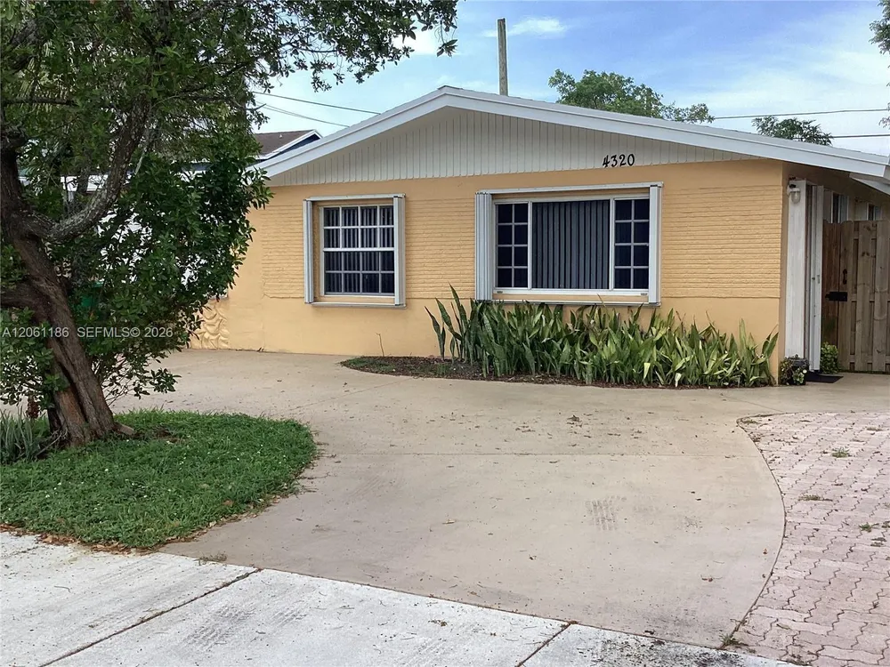 4320 SW 56th Ave, Davie, FL 33314