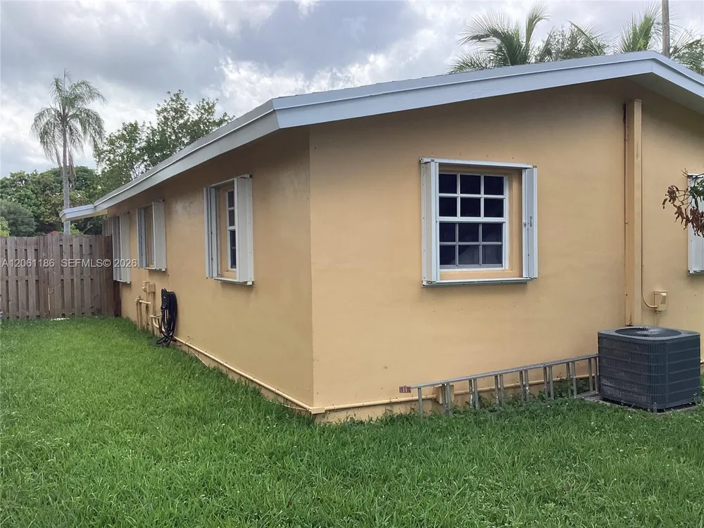 4320 SW 56th Ave, Davie, FL 33314