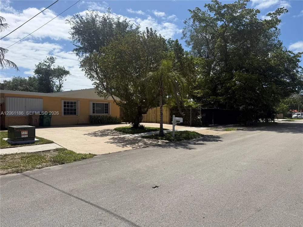 4320 SW 56th Ave, Davie, FL 33314