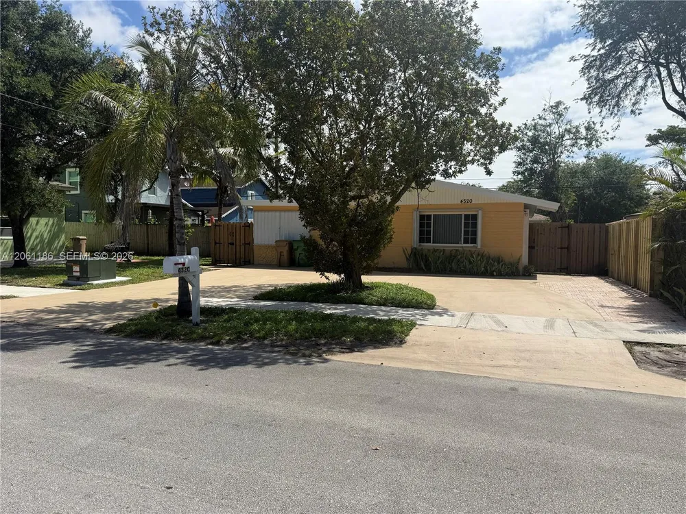 4320 SW 56th Ave, Davie, FL 33314
