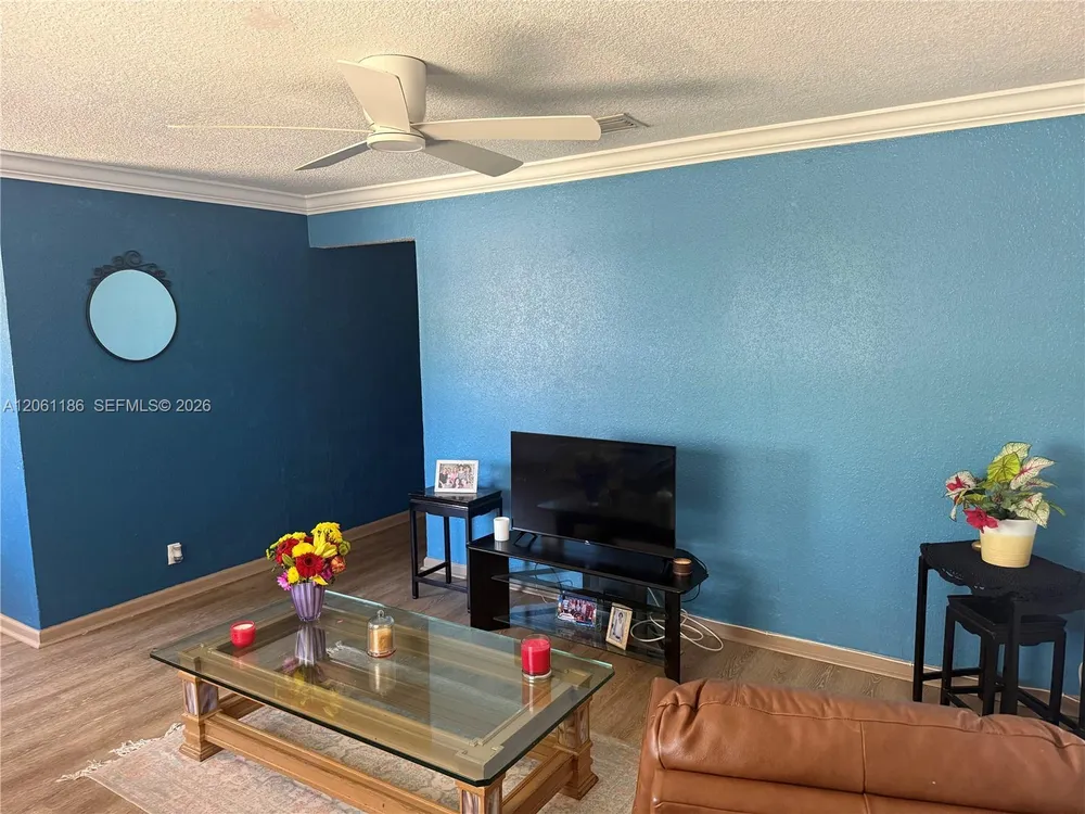 4320 SW 56th Ave, Davie, FL 33314