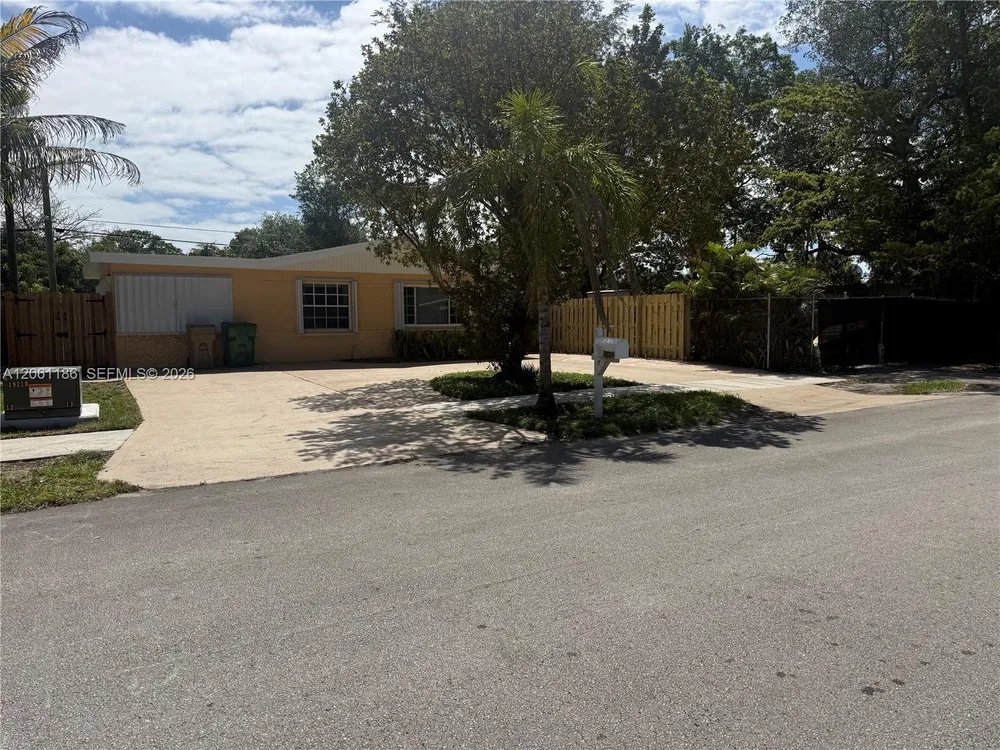4320 SW 56th Ave, Davie, FL 33314