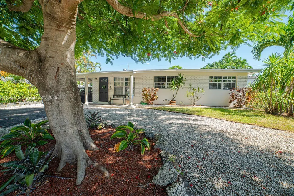 1725 SW 30th St, Fort Lauderdale, FL 33315