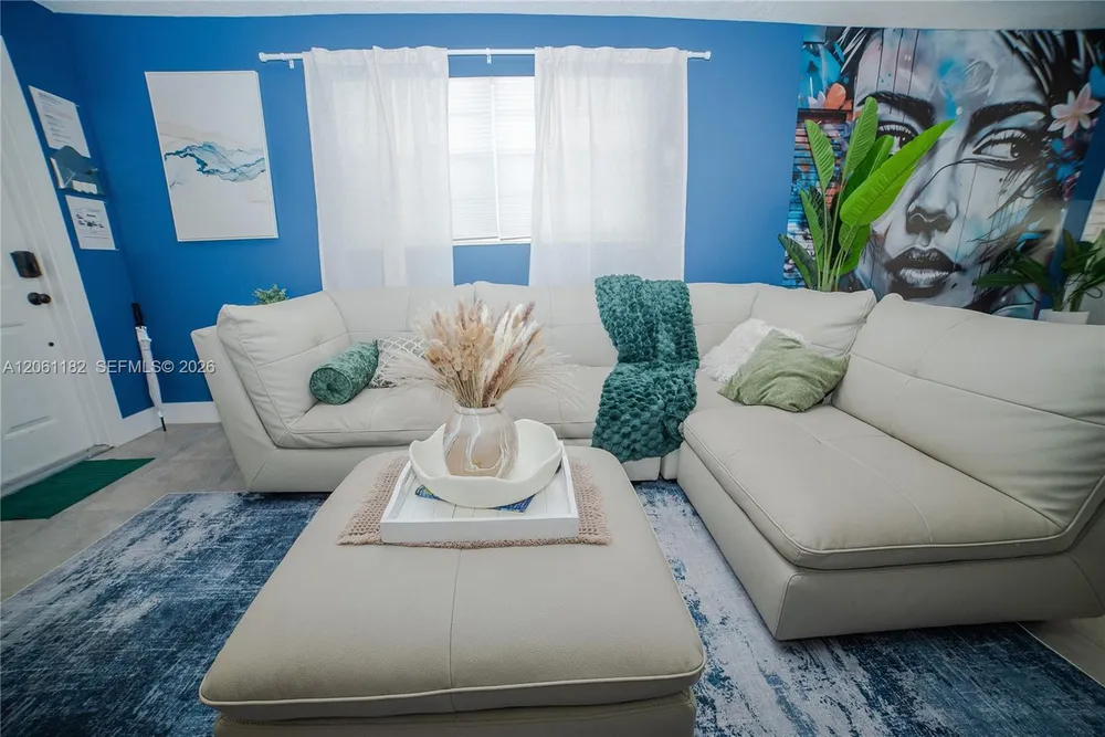 1725 SW 30th St, Fort Lauderdale, FL 33315