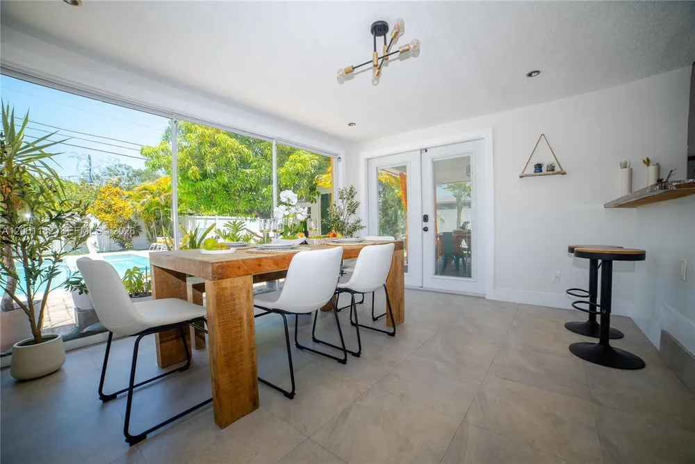 1725 SW 30th St, Fort Lauderdale, FL 33315