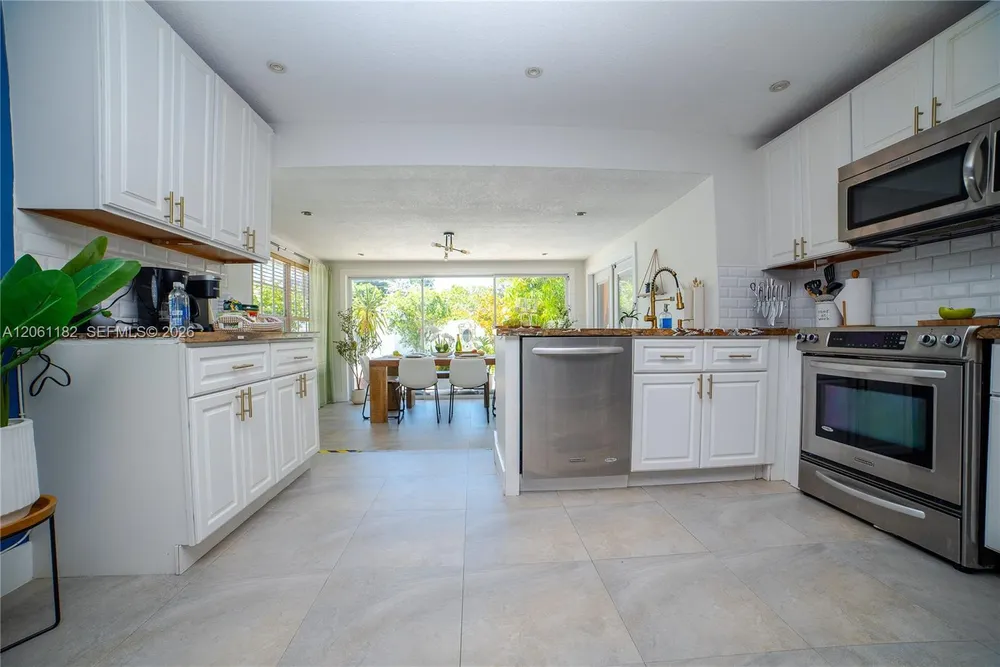 1725 SW 30th St, Fort Lauderdale, FL 33315