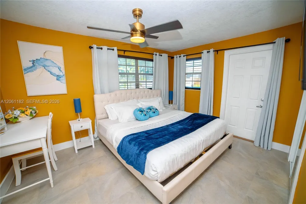 1725 SW 30th St, Fort Lauderdale, FL 33315