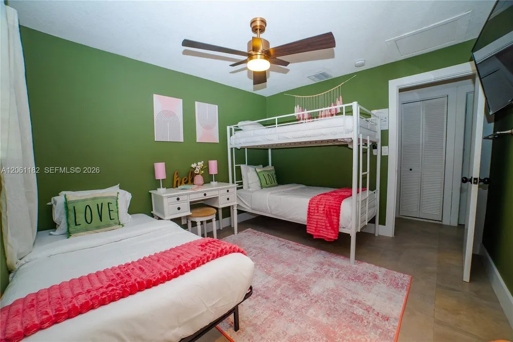 1725 SW 30th St, Fort Lauderdale, FL 33315