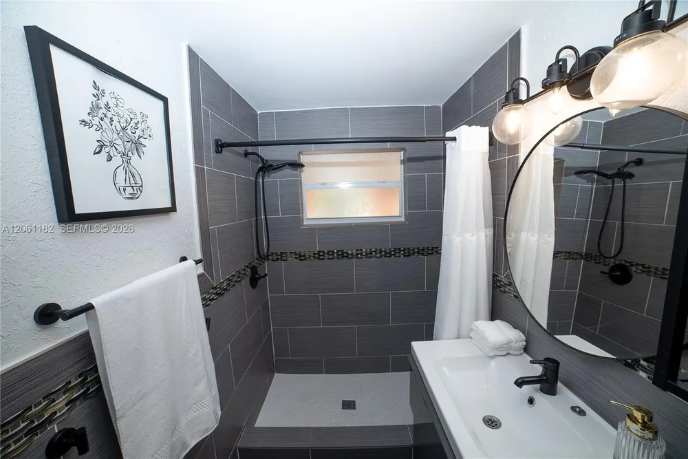 1725 SW 30th St, Fort Lauderdale, FL 33315
