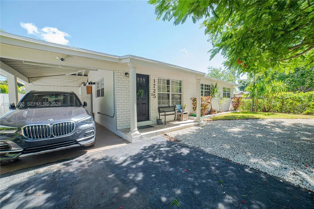 1725 SW 30th St, Fort Lauderdale, FL 33315