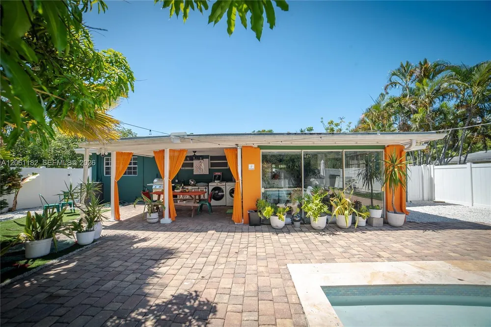 1725 SW 30th St, Fort Lauderdale, FL 33315