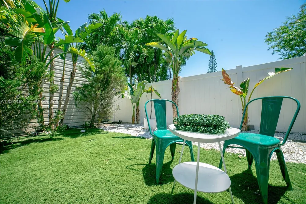 1725 SW 30th St, Fort Lauderdale, FL 33315