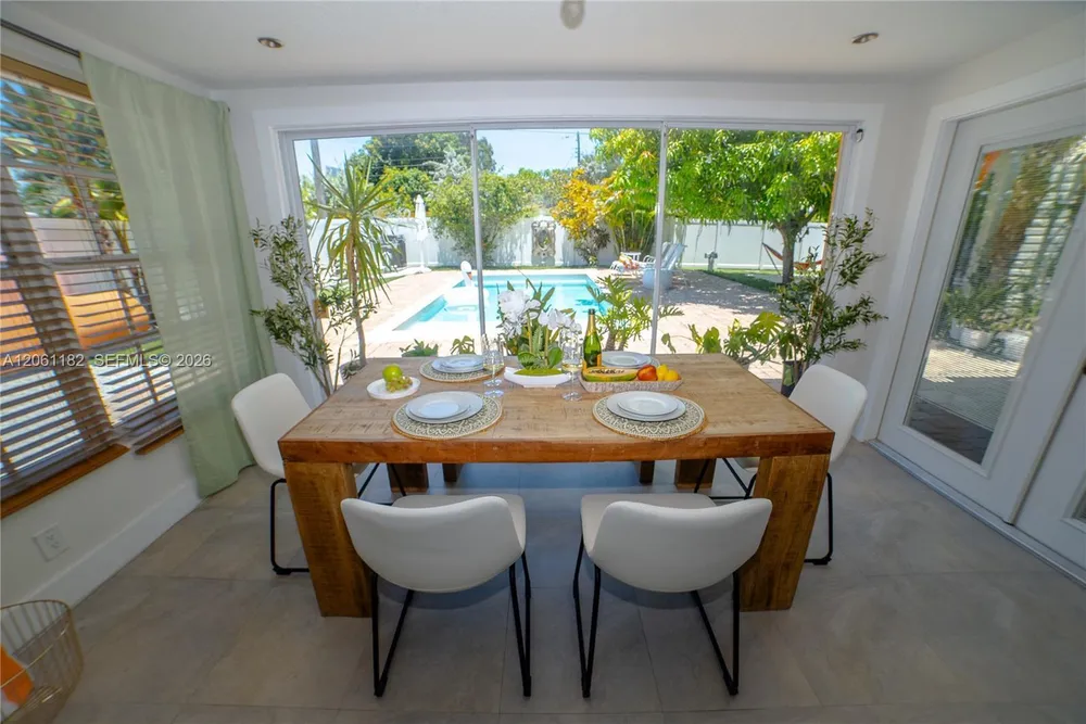 1725 SW 30th St, Fort Lauderdale, FL 33315