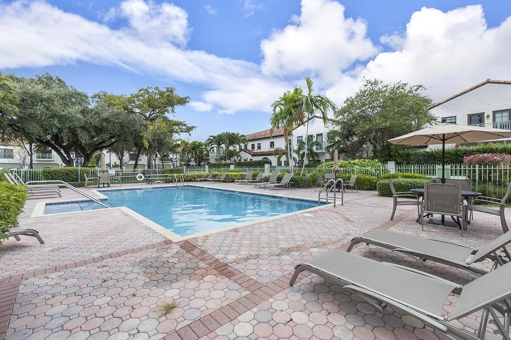 2932 Hidden Harbour Ct, Dania Beach, FL 33312