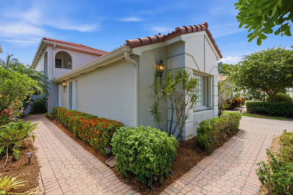 6510 Colomera Dr, Boca Raton, FL 33433