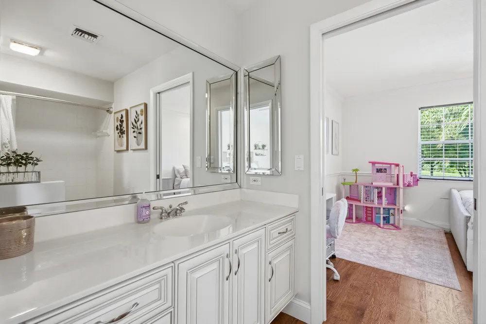 6510 Colomera Dr, Boca Raton, FL 33433