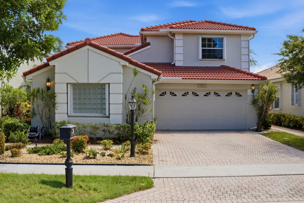 6510 Colomera Dr, Boca Raton, FL 33433