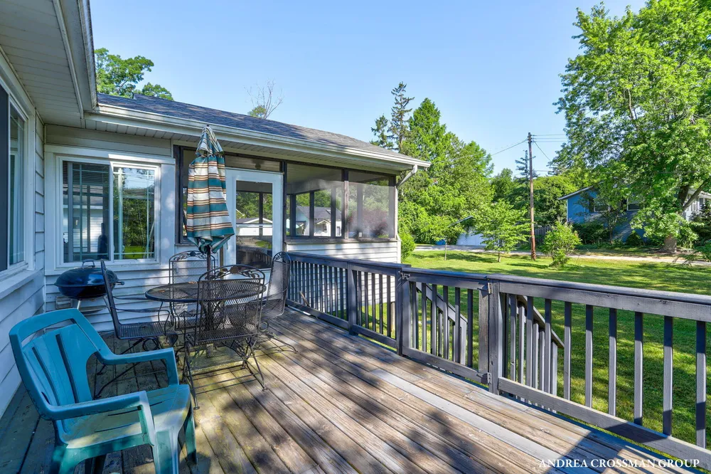 658 Allegan St, Saugatuck, MI 49453