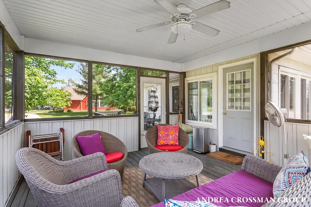 658 Allegan St, Saugatuck, MI 49453