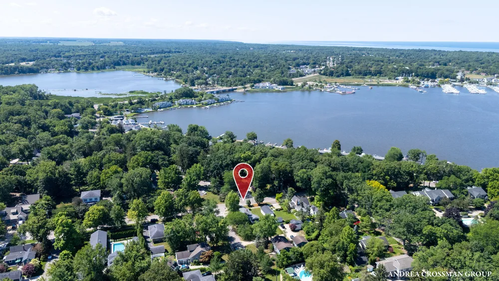 658 Allegan St, Saugatuck, MI 49453