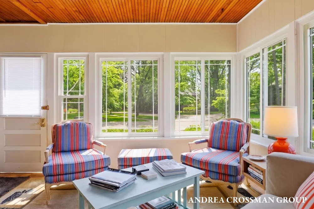 658 Allegan St, Saugatuck, MI 49453
