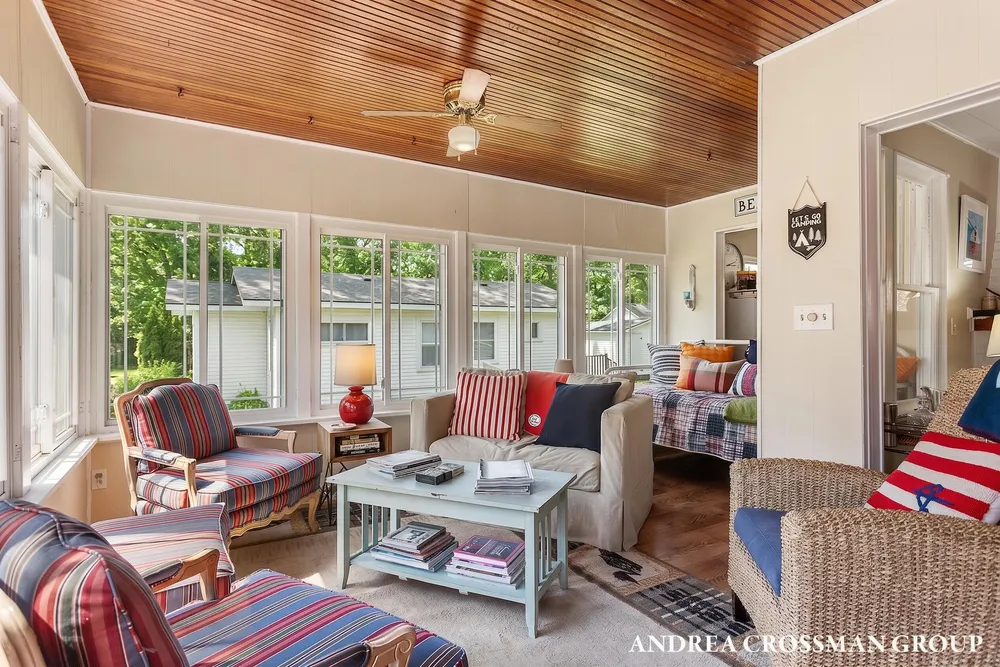 658 Allegan St, Saugatuck, MI 49453