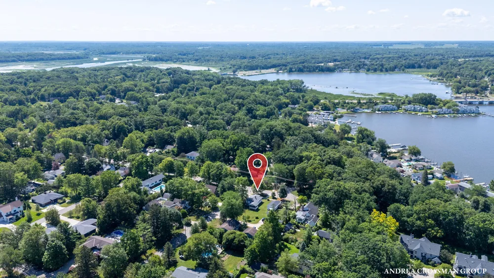658 Allegan St, Saugatuck, MI 49453