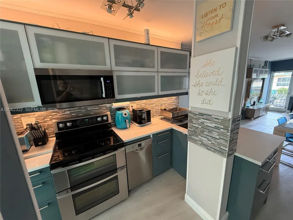 3250 NE 28th St, Fort Lauderdale, FL 33308