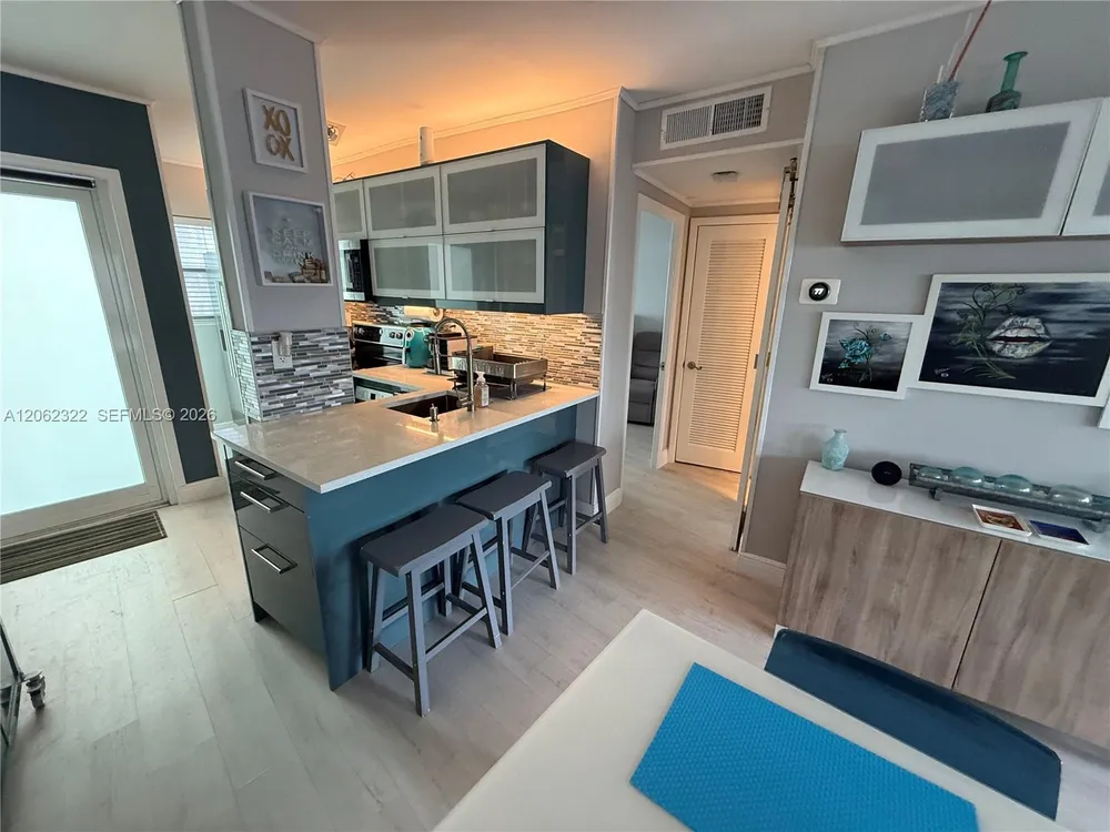 3250 NE 28th St, Fort Lauderdale, FL 33308