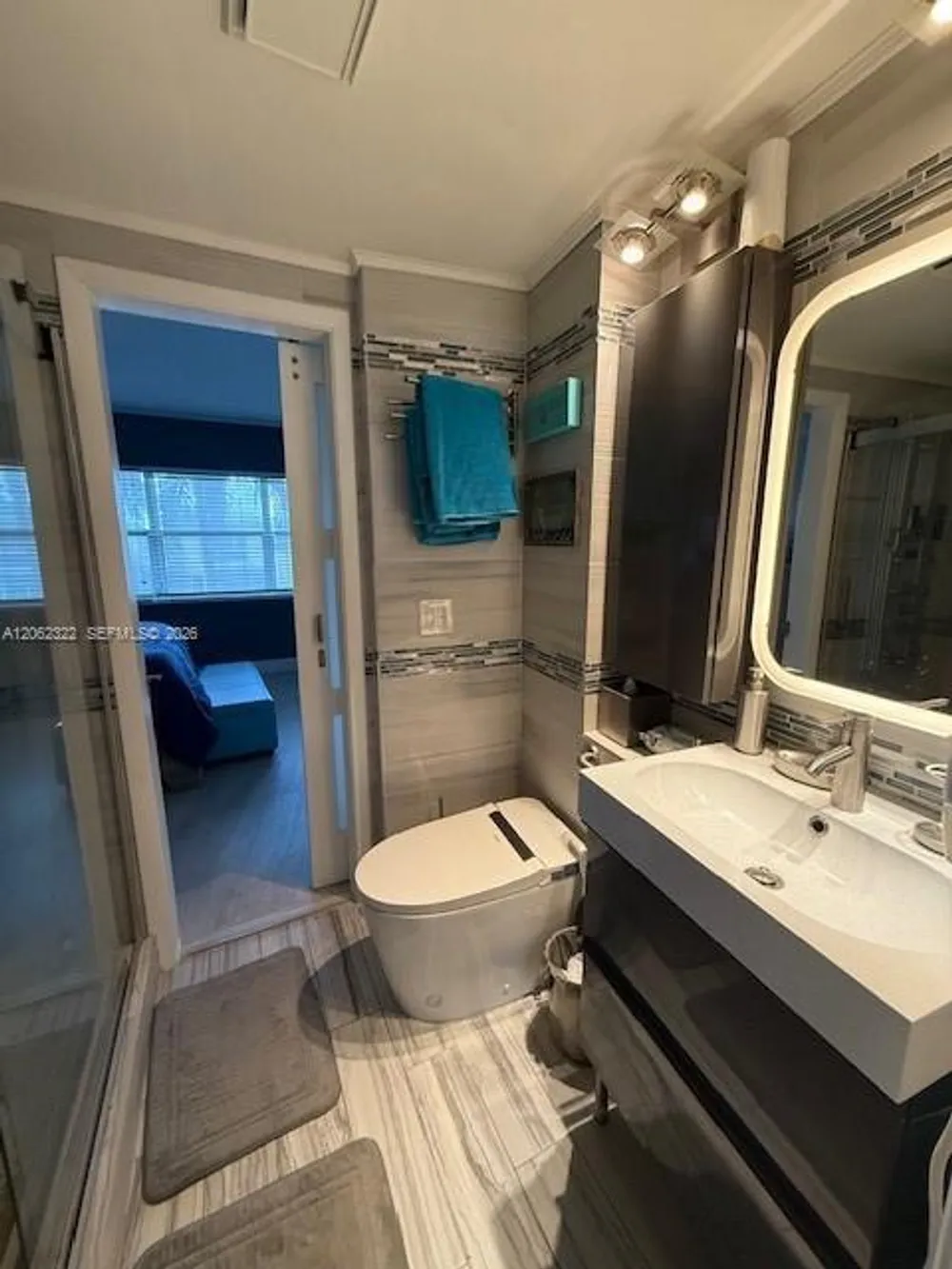 3250 NE 28th St, Fort Lauderdale, FL 33308
