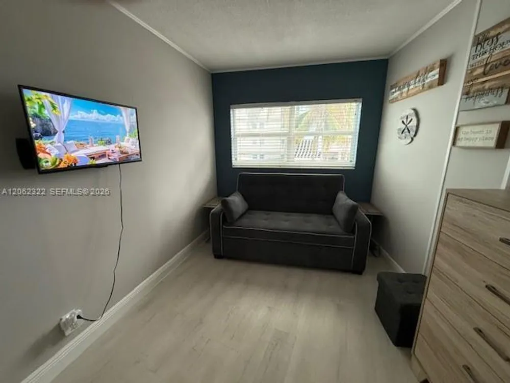 3250 NE 28th St, Fort Lauderdale, FL 33308