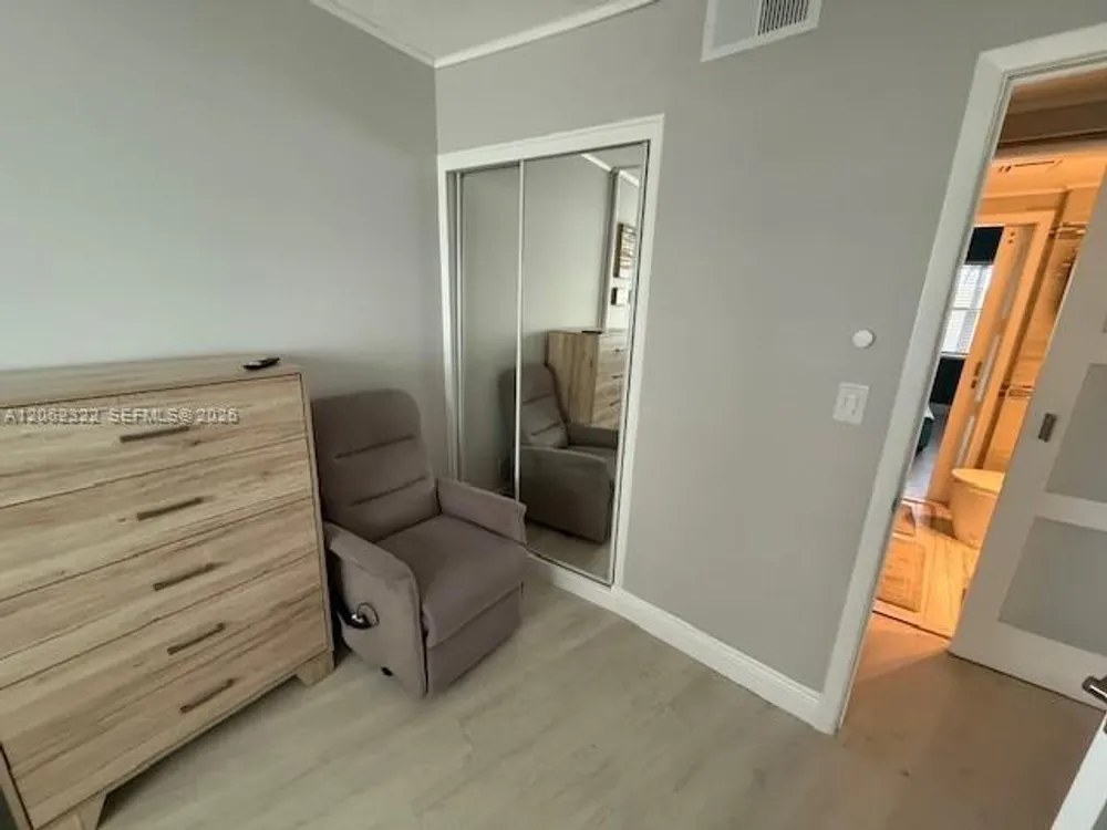 3250 NE 28th St, Fort Lauderdale, FL 33308