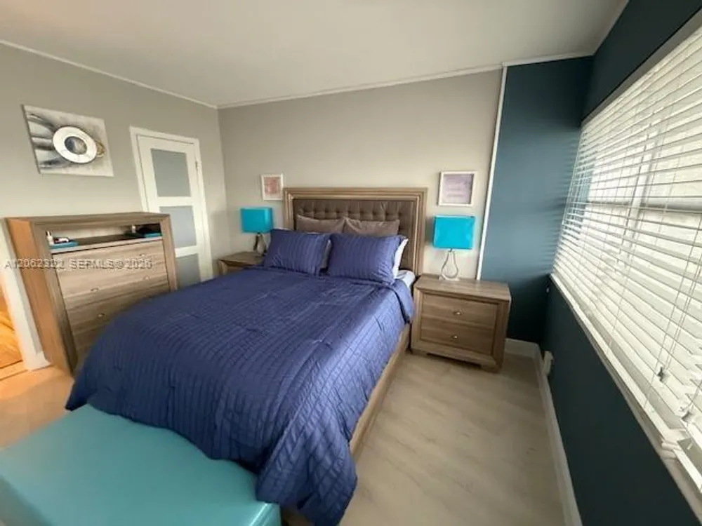 3250 NE 28th St, Fort Lauderdale, FL 33308
