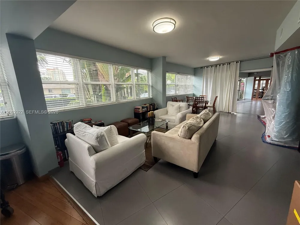 3250 NE 28th St, Fort Lauderdale, FL 33308