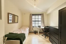Stirling Court, Tavistock Street