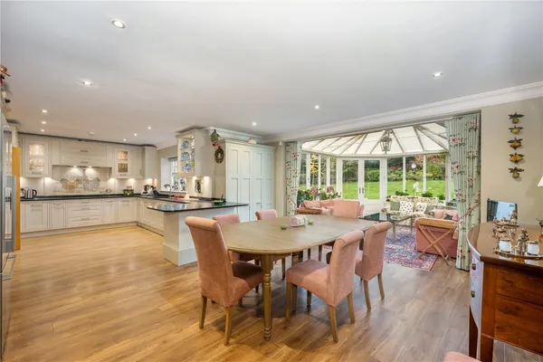 Kings Drive, Midhurst, GU29 photo 2