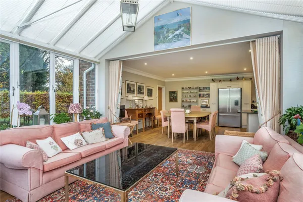Kings Drive, Midhurst, GU29 photo 3