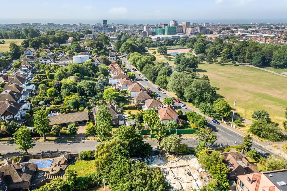 The Droveway, Hove, BN3 photo 2