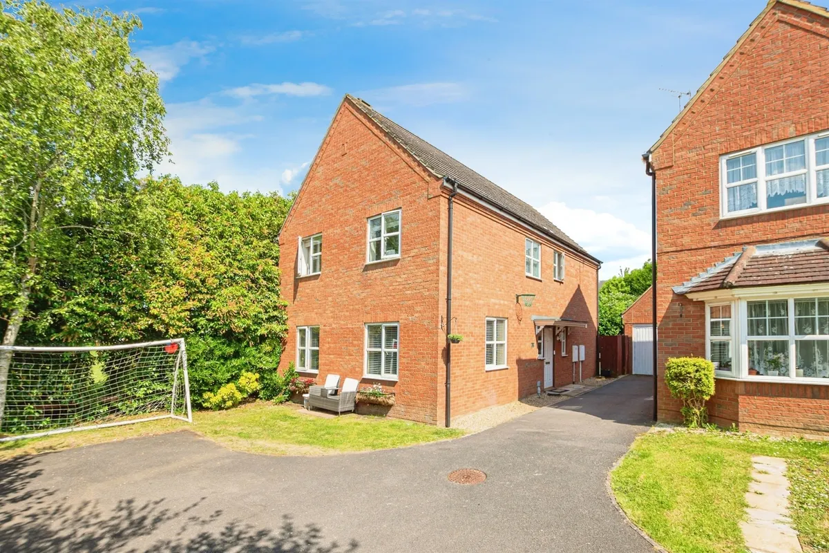 Chatsworth Road, CORBY