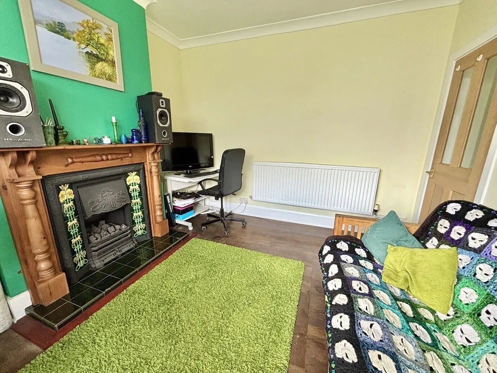 Property carousel item 4