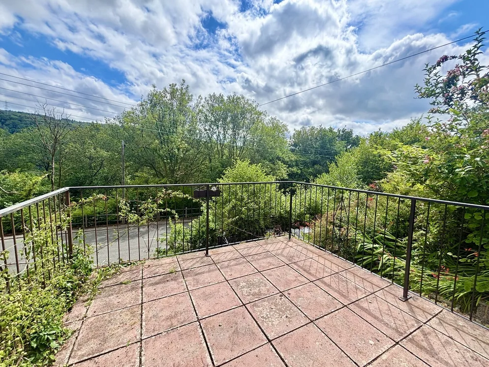 Property carousel item 24