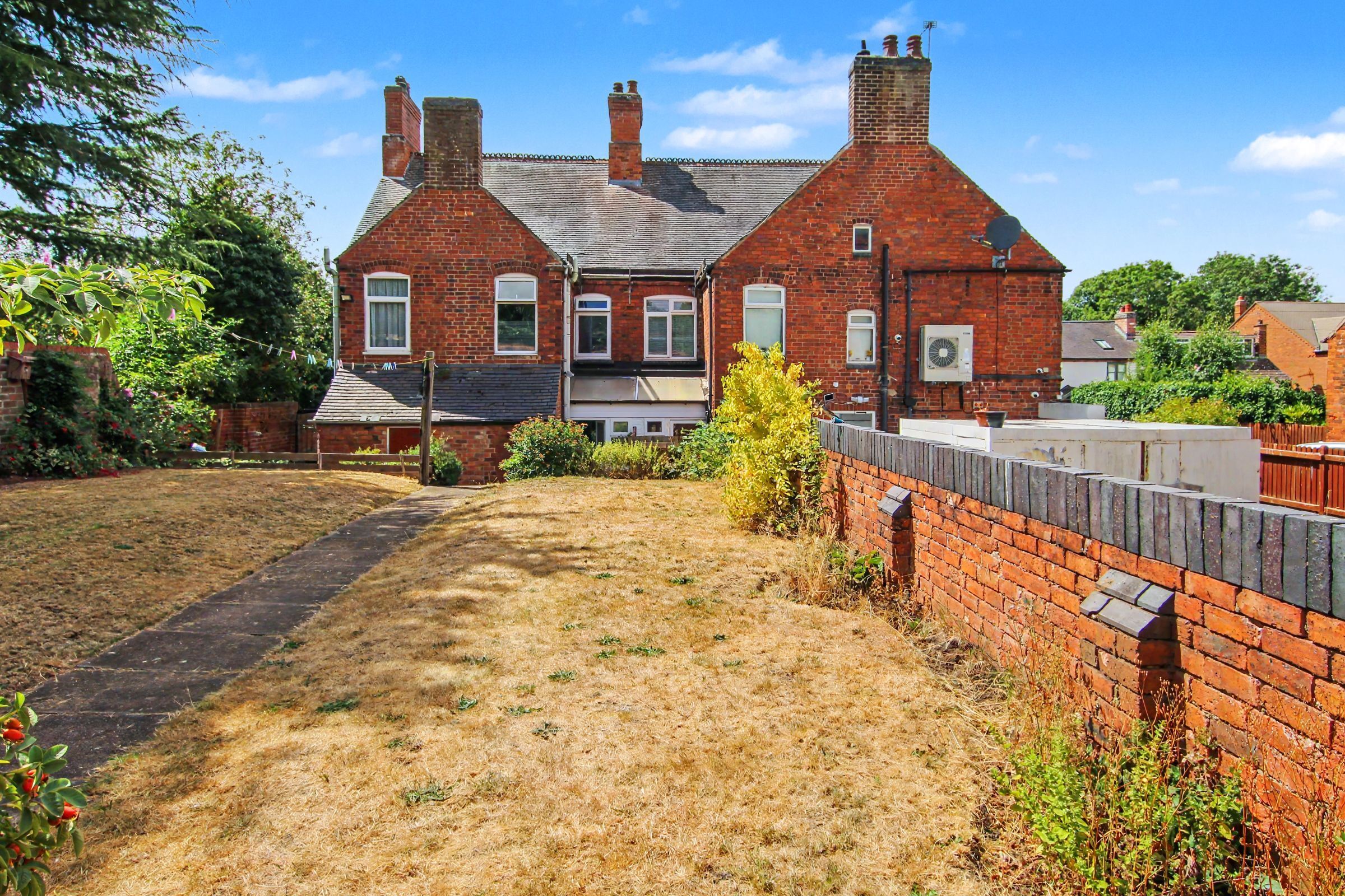 Main Street, Swadlincote Image 23