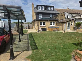 Upminster Road North, Rainham thumb 3