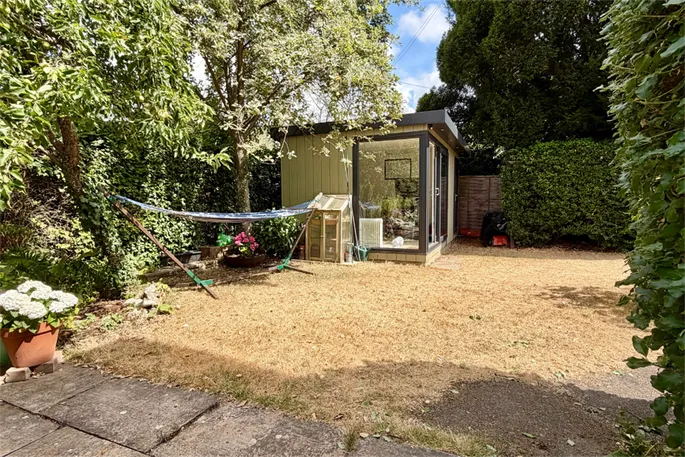 Property carousel image 43