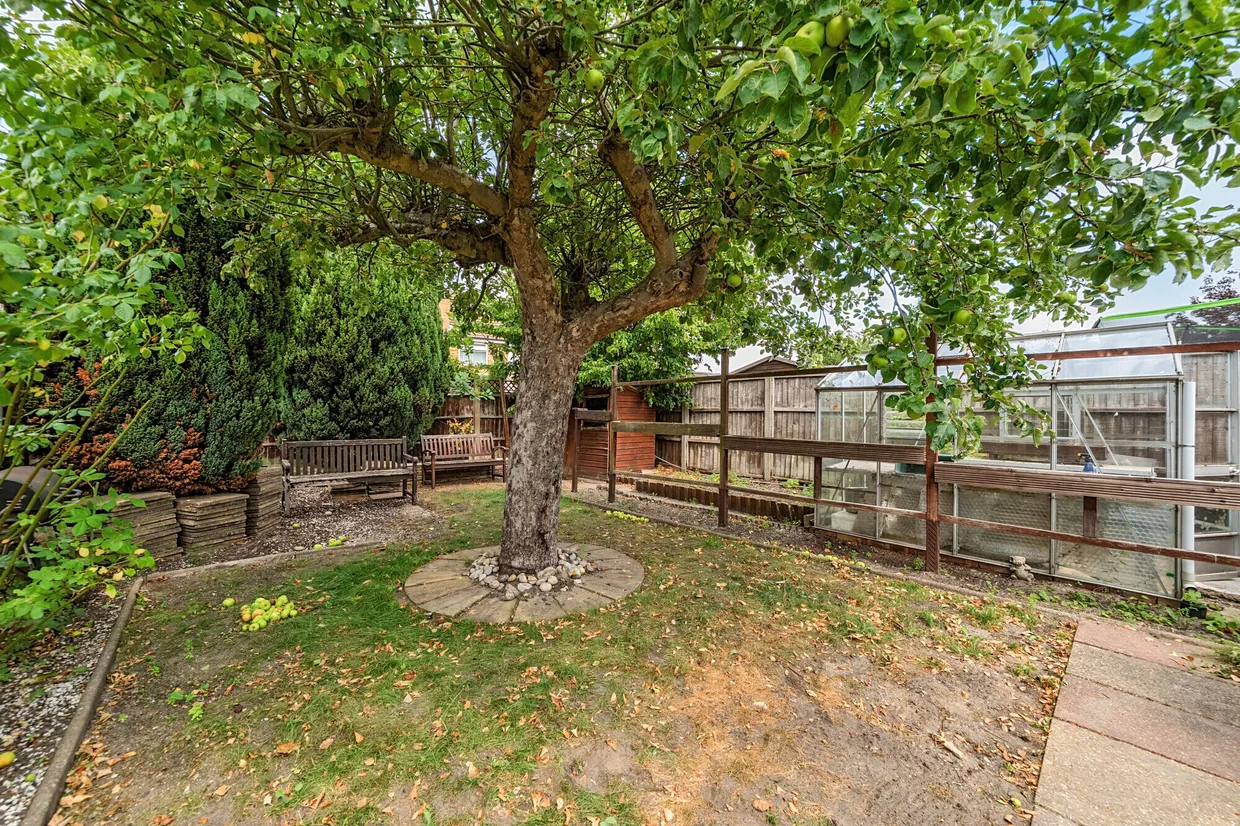 West Heath Road, Farnborough, GU14 photo 8