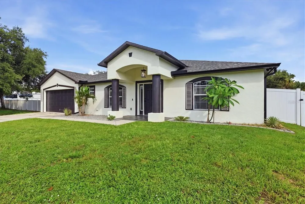 281 Pembroke Dr, Port Charlotte, FL 33954