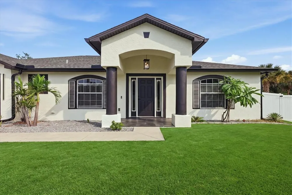 281 Pembroke Dr, Port Charlotte, FL 33954